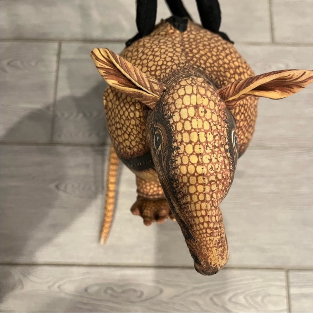Quirky Vintage  1996 Accoutrements Armadillo Handbag! #1 - Picture 3 of 13